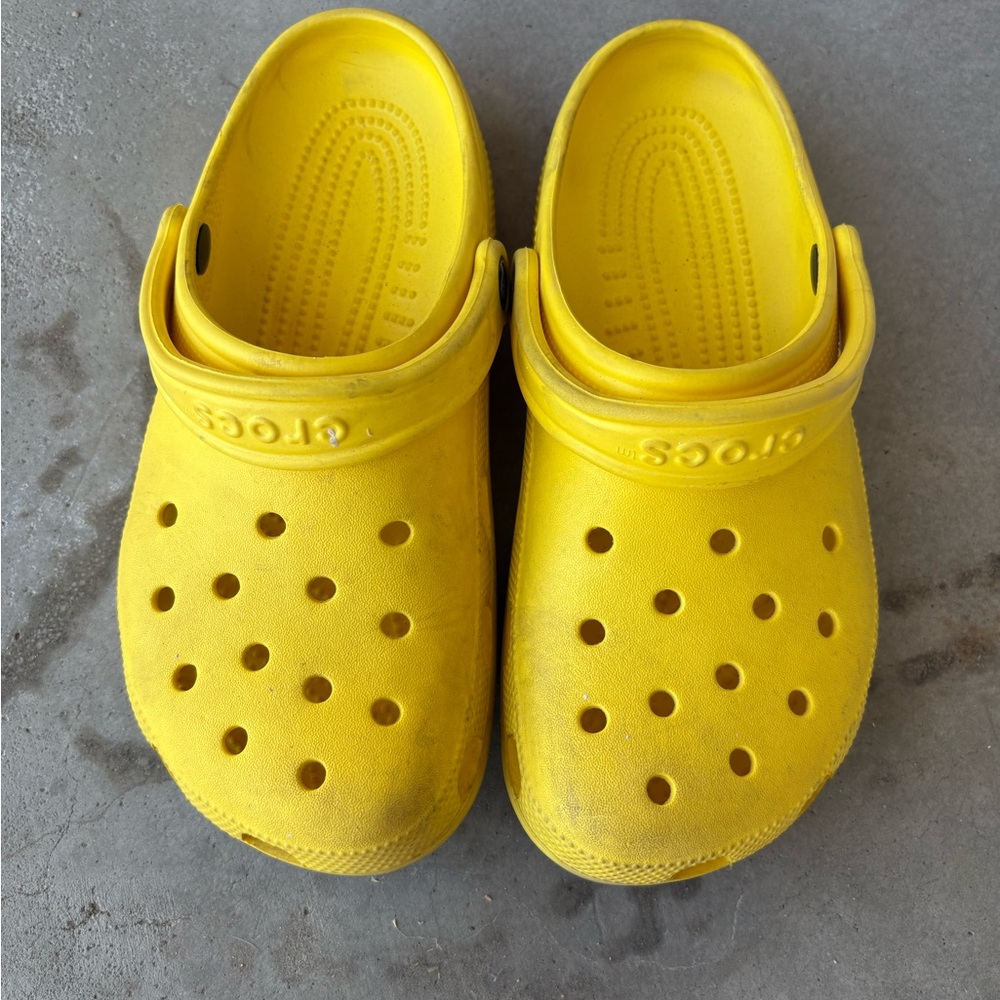 CROCS YellowClassic Clogs Womens Size 9